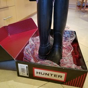 Tall Hunter Rubber boots size 10. $14